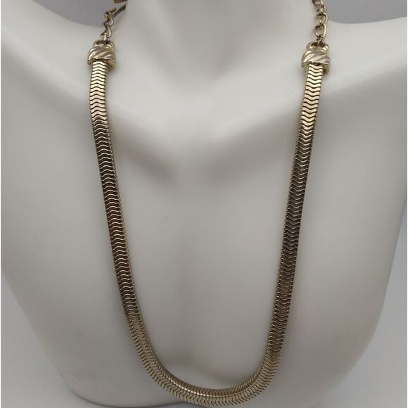 Jewelry - Gold toned estate luxury necklace